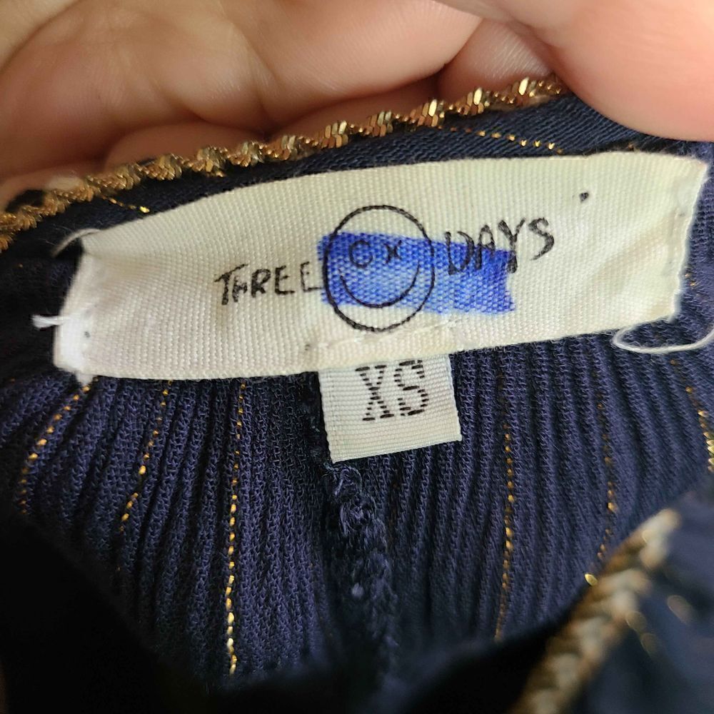 LF Three Days High Low Top - Picture 7 of 8